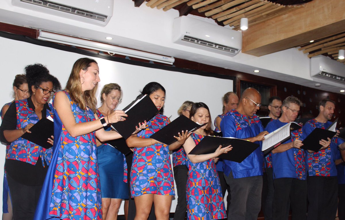 TreeHealthDoc's tweet photo. Last night at @AF_Accra, an international choir Accragio performed a great show titled “The Road Home”. They sang in number of different languages and our own @USEmbassyGhana was well represented. It was spectacular to see people from all over the world. @FulbrightPrgrm #Ghana https://t.co/0LF9xT5yru