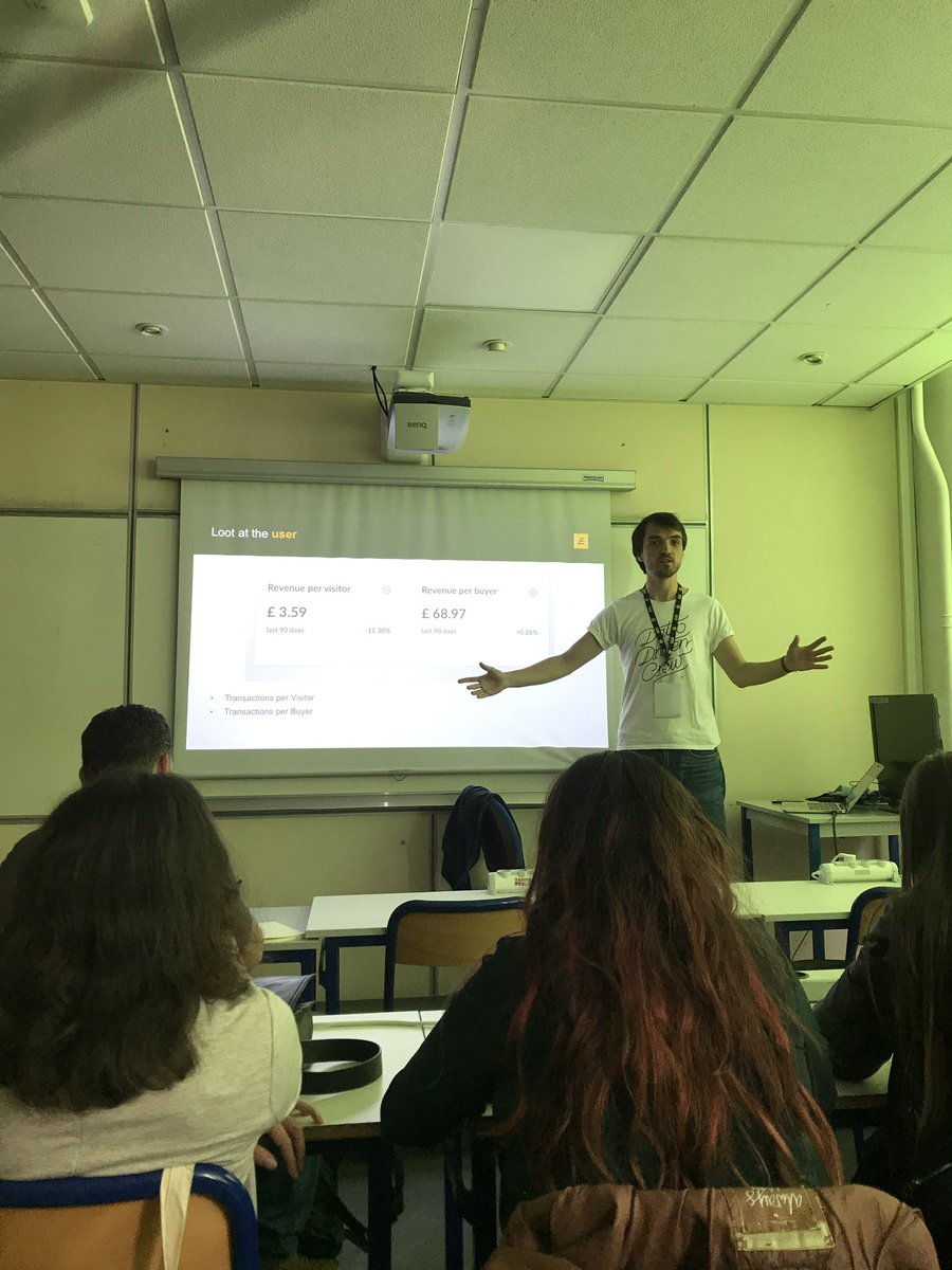 RusseWeb's tweet photo. Un samedi enrichissant chez @MeasureCampFR avec l’équipe web Analytics de @resoneo https://t.co/X6yFZyFstO