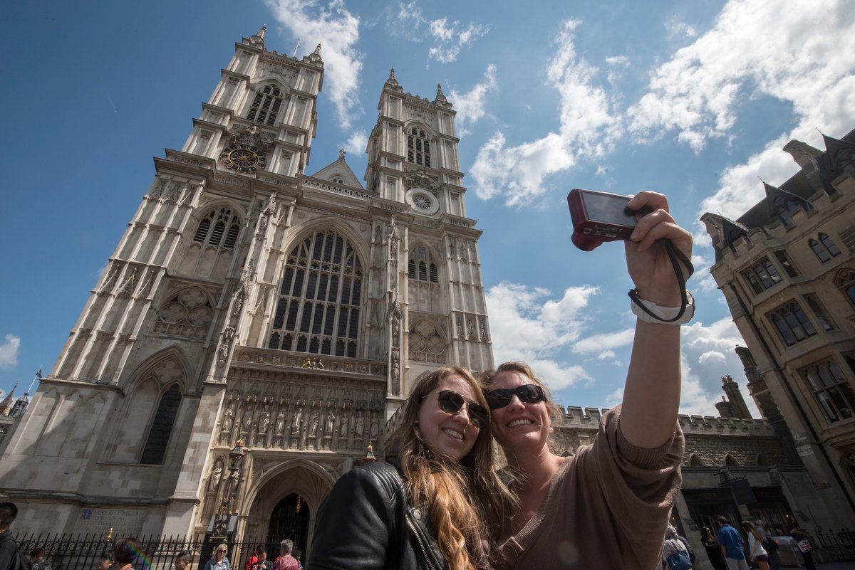 wabbey's tweet photo. This half term, we're running a #free science-themed tour for teenagers. 

If you're aged 13-18 and would love to celebrate some of the great thinkers buried and remembered in the Abbey, book
now for this special event at 1.30pm on Wednesday 29 May:
https://t.co/os1FpamlJr https://t.co/b7BwKmBDSm