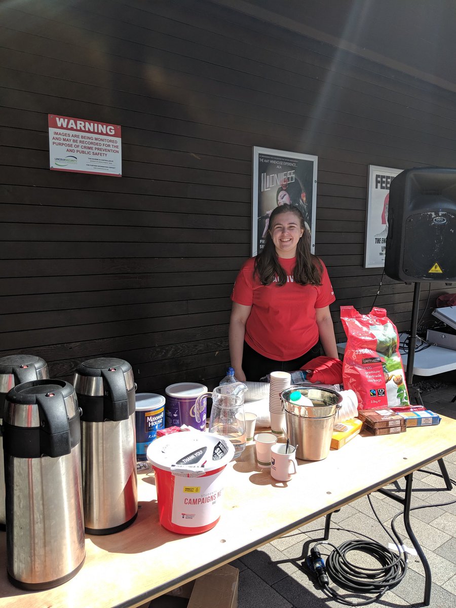 ulsu_wellbeing's tweet photo. Look at all of our beautiful sellers out in the sunshine! Come down to get some bargains 🌞
Outside @engineshed
& @GCWLibrary unitl 4pm today 🥳
Second hand sale organised by @ULSU_RAG @community_ulsu @enviro_ulsu 💛
#MoveOutMay @lincolnSU https://t.co/beKa13KUkj