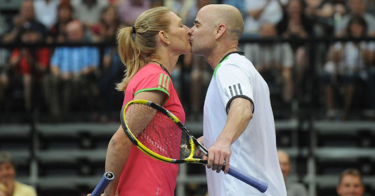 BBCSport's tweet photo. It is 20 years since the golden couple of tennis - Andre Agassi and Steffi Graf - won #FrenchOpen singles titles and danced at the winners' ball.

Test your knowledge ➡ https://t.co/K8mCWlED1O #bbctennis https://t.co/ALmMpZtqS4