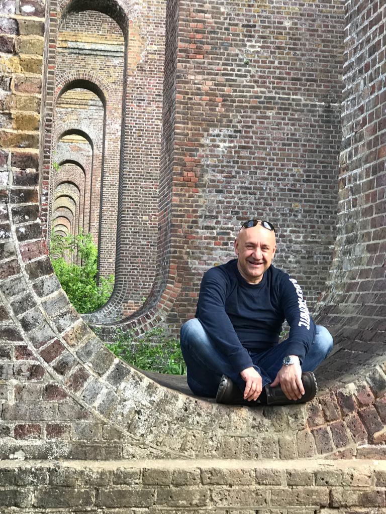 Senar1's tweet photo. On location for the final pick ups for our film STAGES @Senar1 #Gogglebox @gripping_yarns
@DTFilmsUK
@Astute_Ltd @Screendaily #CannesFilmFestival2019 #Cannes201 https://t.co/VmL4lk7kM3