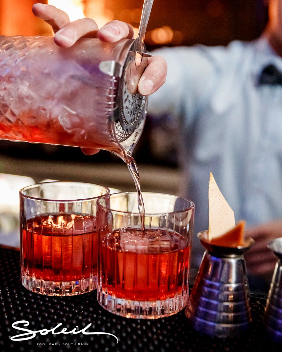 soleilpoolbar's tweet photo. Who are you shouting on for this weekend? 🍹

Happy Saturday! We're gearing up for a big one tonight and would love for you to join us! https://t.co/zLGheTHIpq