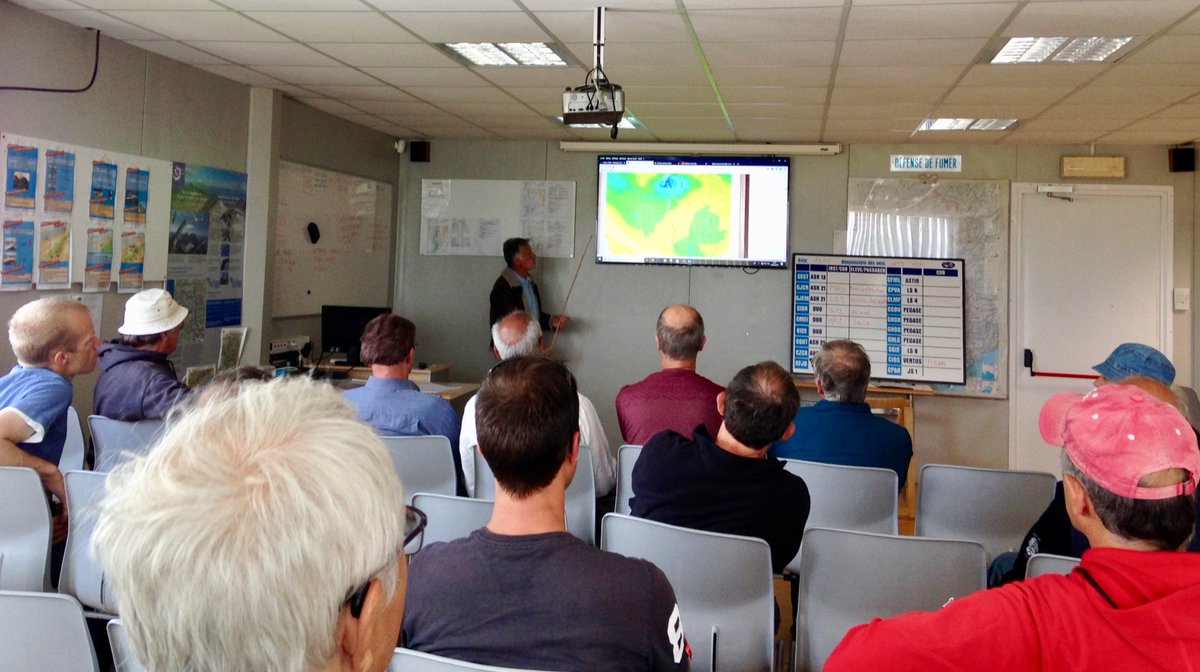 FlyingBul's tweet image. Weather briefing by Michel Charpentier- @vinonsoaring - Flying in the Alps needs a serious analysis of weather forecast.