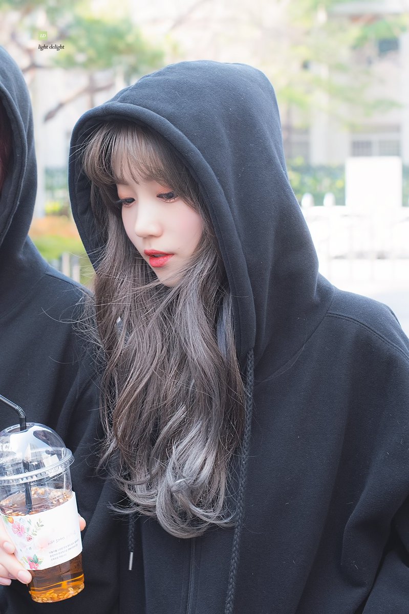 190329 뮤직뱅크

보고싶음🥺

#주은 #다이아 <a href="/dia_official/">다이아 DIA</a>