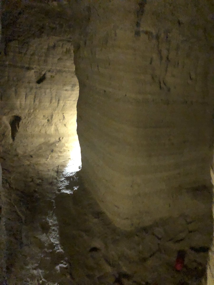 kunc_zidenice's tweet image. Pískovcový #labyrint v Černovicích. Chodby jsou dlouhé desítky metrů a velmi spletité. Za války sloužily jako úkryt pro obyvatele. 
#cernovice @Kafelanka #brno #podzemi