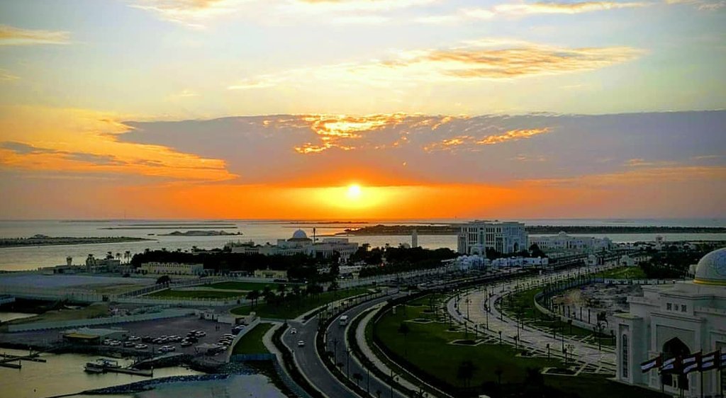 KhalidiyaRotana's tweet photo. "Meet me where the sky touches the sea"⠀
📸 @aldifelin⠀
⠀
Book now ☎️ +971 (0)2 6570000⠀
⠀
#GetawaywithKPR #KhalidiyaPalaceRayhaanbyRotana #holiday #RotanaHoliday #vacation #palmtrees #summer #AbuDhabi #UAE #RotanaHotel #vacationtime #LetsRotana #LoveRotana #VisitAbuDhabi https://t.co/N0iTkJ04Uz