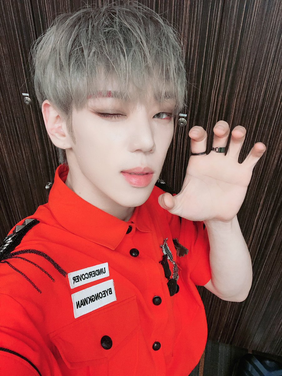official_ACE7's tweet photo. [#에이스_김병관]
싱가폴 한류 팝 페스트 쇼케이스 무사히 잘 마쳤습니당!! 헤헤 재밌당☺️(크앙🐺)
#에이스 #ACE #Singapore #Undercover https://t.co/ttWR7csiFd