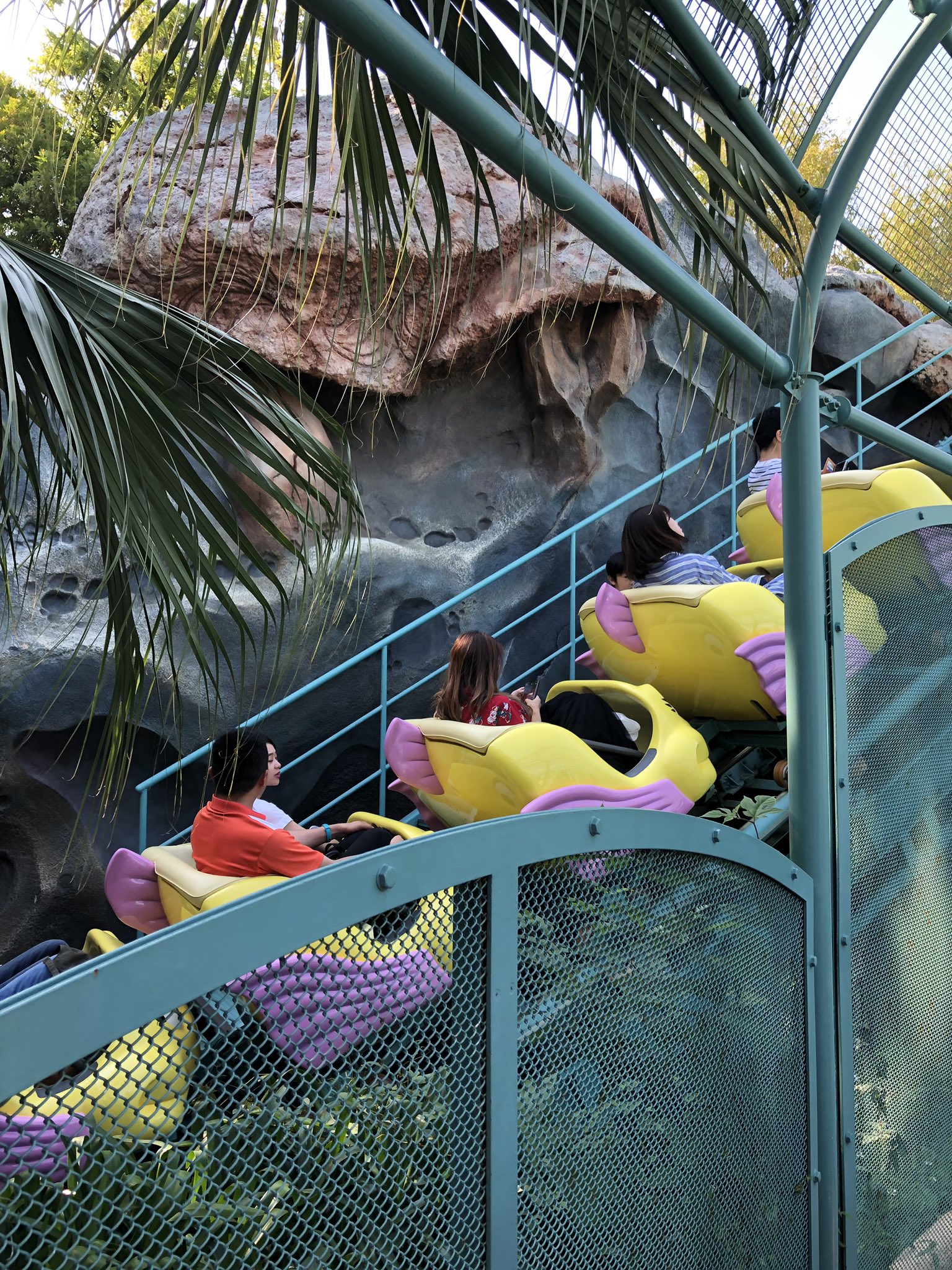 日比谷萌 ディズニーシーで地震遭遇 フランダーのコースター並んでたところで緊急停止 緊急停止装置の作動でこれから全アトラクション安全確認まで全停止と コースター乗ってた人たちはこの後一人ずつ降ろされてた 千葉県北東部地震 東京ディズニー 日比谷萌 ディズニーシーで地震遭遇 フランダーのコースター並んでたところで緊急停止 緊急停止装置の作動でこれから全アトラクション安全確認まで全停止と コースター乗ってた人たちはこの後一人ずつ降ろされてた 千葉県北東部地震 東京ディズニー