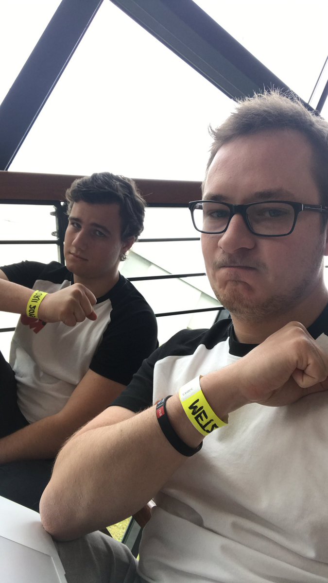 KaioGaming's tweet photo. On est paré pour faire entrer les joueurs dans la convention !

Ready for Smaaaaaaaaash !?

#Metztorii #KSS5 #SMASH https://t.co/5X4xzwY7ep