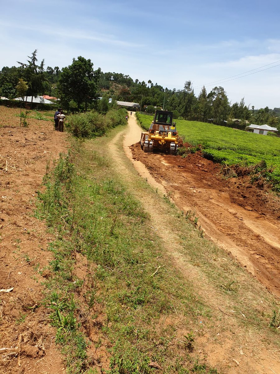 VihigaCountyGov's tweet photo. As reflected in the County Intergrated  Development Plan (CIDP),@VihigaCountyGov thro Dept of Transport&amp;Infrastructure is committed to opening,gravelling&amp;murraming roads to enhance accessibility.
Construction of 2.1 Km Lwandoni-Kavoi-Kamulukuywa road in Shamakhokho ward underway. https://t.co/SZj2UBu75d