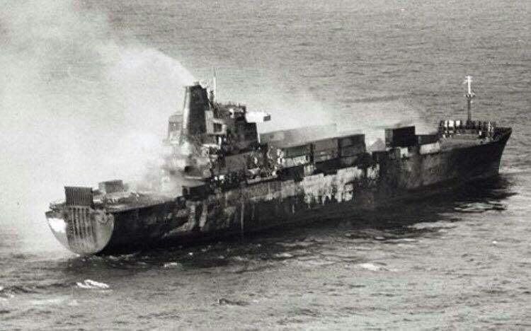 Welshbird_'s tweet photo. Not forgetting the 12 lives lost on the Atlantic Conveyor on this day. The loss of aircraft changed the face of the Falklands conflict as troops would have to yomp across the ground instead of being flown in. Rest In Peace .....
#Falklands82 https://t.co/EvKG05GTjC