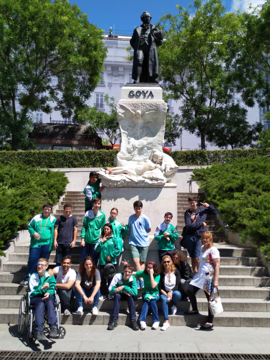 Colegio Los Álamos tweet media