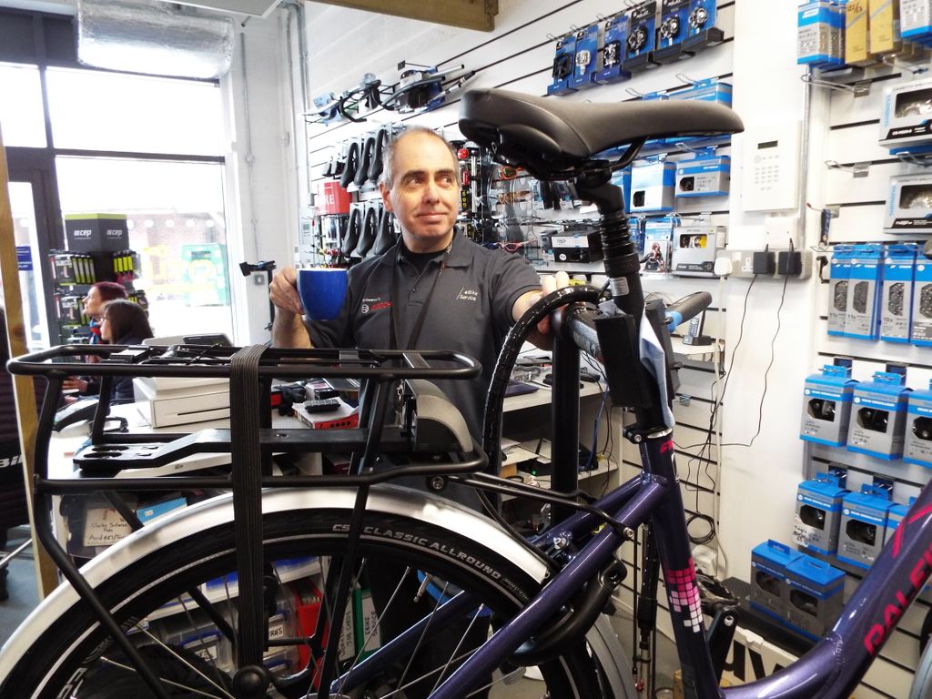 What could be better then FREE Servicing?
All our #eBikes powered by #Bosch come with the best support Plan: 
FREE 6 Week Service, FREE 6 Month Service, FREE 18 Month Service
.....Well perhaps a FREE Coffee or Tea while you wait served by Ian?
buff.ly/2u0hzIJ