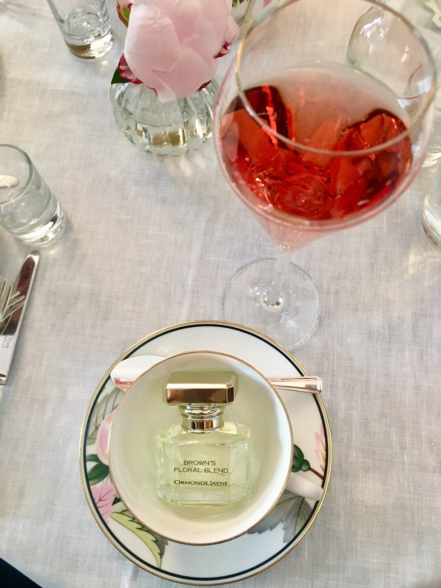 We visited <a href="/Browns_Hotel/">Brown's Hotel, a Rocco Forte Hotel</a> this week to enjoy their Chelsea Flower Show Afternoon Tea - mayfaircurated.com/2019/05/23/aft…