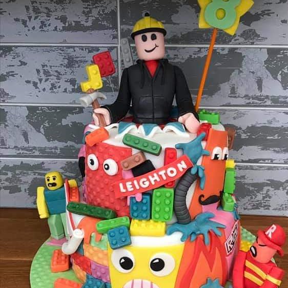 Jennifer Anthony Cakes And Sugarcraft On Twitter Roblox Seems To Be Very Popular At The Minute And We Loved How Bright And Colourful This Cake Turned Out Roblox Robloxcake Https T Co Aruecee0qj - roblox logo roblox cake for boy