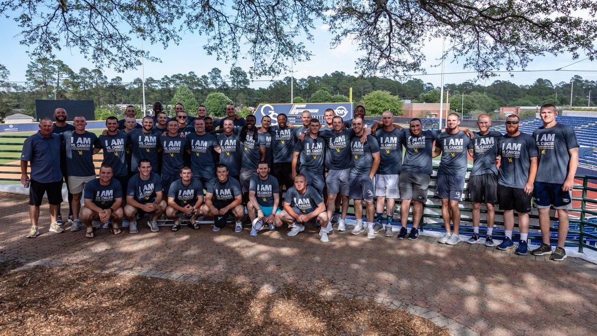 ClementsCrazies's tweet image. Up and headed back to Conway...see you at 9 boys!!! #WinnersBracket  #GATA #HailSouthern