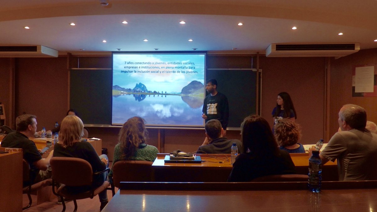 TranspiSS's tweet photo. Ayer participamos en la semana de la salud organizada por #FitGood compartiendo nuestros proyectos y experiencias con los / las trabajadoras de @familiatorres #tss19ods #salud #ods3 #valores #inclusión #medioambiente https://t.co/4DTt4uJSB3