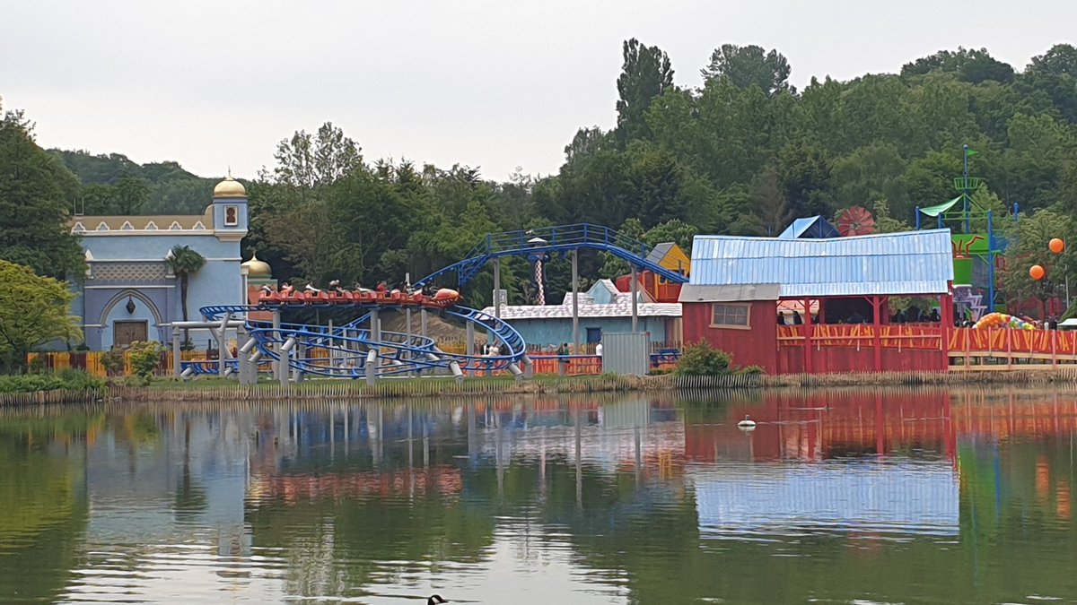 Pretparkenbe's tweet photo. LIVE: Vandaag de officiële opening van #FunWorld en #KarmaWorld in #Walibi Belgium. De genodigden worden met een TukTuk naar Fun World gebracht. https://t.co/9QWhujtgHK
