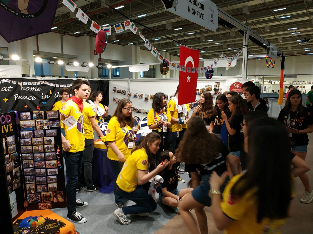 robokodizmir's tweet photo. First Lego League Open International Turkey 2019 son gün.
#RoboKodHighFive
#scienceishope #scienceunites #umutbilimde #bilimbirleştirir #fllopenturkey2019
@izmireba @izmir_ilmem @izmirkalkinma @egeteknopark @BilimKahraman https://t.co/ZoSrnMW5w0