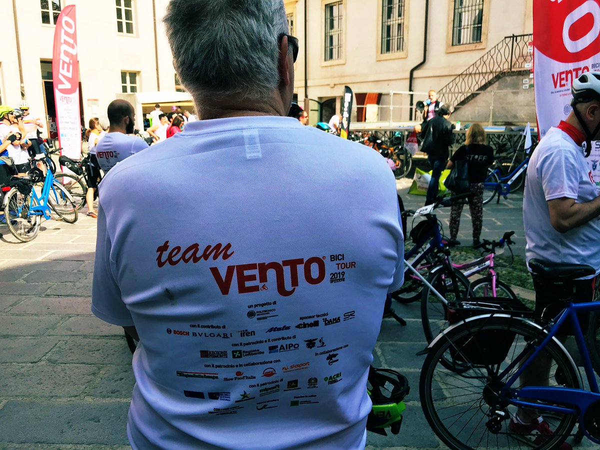 pablocanateam's tweet photo. La partenza della tappa del #VentoBiciTour2019 da #CasaleMonferrato a #Cornale e #Bastida: buona pedalata ragazzi 🚴🏻‍♂️🚴‍♀️🚴🏻‍♂️

#Stolti #CaMon #Restanza #Monferrato #inMonferrato #vento #VentoBiciTour #venezia #torino #fiumepo https://t.co/RfPqEbFHbA