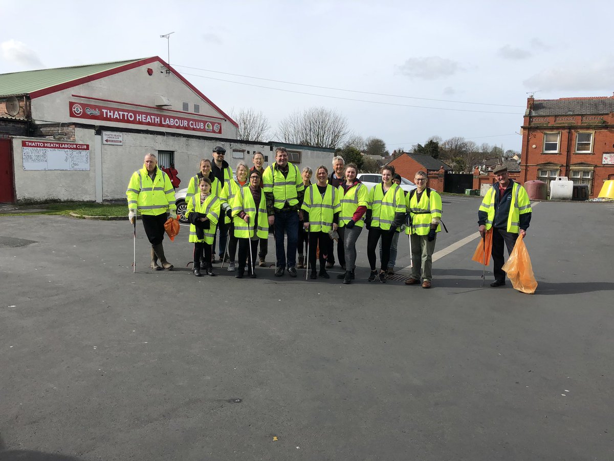 SocialistSaint's tweet image. Just a heads up reminder it’s the Thatto Heath Comminity Litter pick later this morning meeting at 11:00 @ the Labour Club Car Park. Litter Pickers, PPE etc provided.
