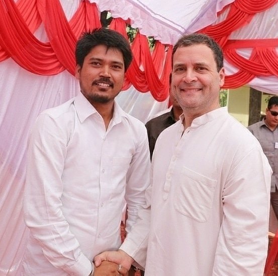 UP_Ka_Shailesh's tweet photo. हम आपकी जीत में साथ हैं, आपकी हार में साथ हैं।
क्योंकि हम सत्ता के दीवाने नहीं हैं,
आपके विचारों और हौंसले के दीवानें हैं।
हमें कल भी आप पर गर्व था,आज भी आप पर गर्व है। #CWC2019
#ImWithRG
#ShaileshNSUI https://t.co/acu1dKwB0j