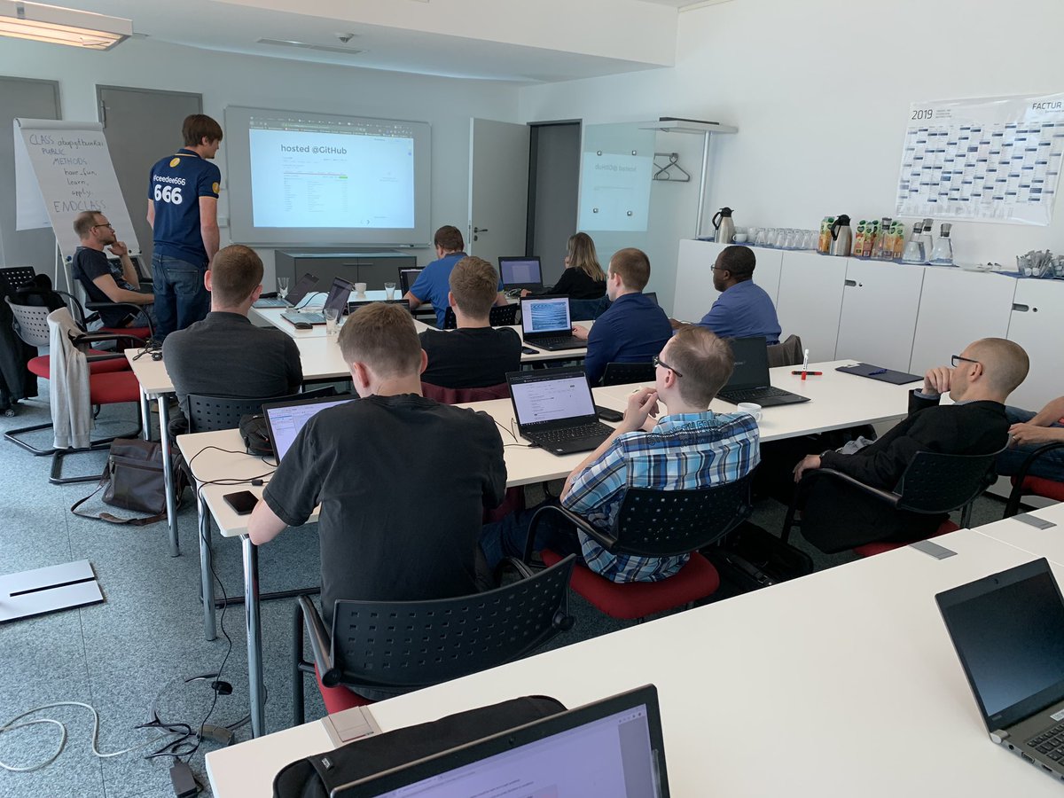 majcon's tweet image. @ceedee666 is rocking the stage with #abapgit intro at #abapgitbunkai event in #Aachen