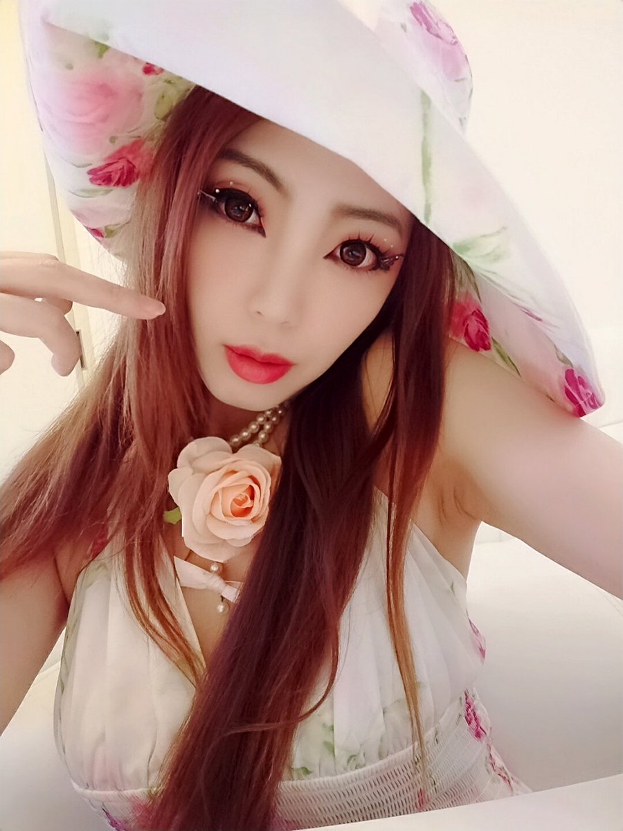 黒咲えりあ 6 12 土 S B Q撮影会 大きい帽子大好き 目立つけど好きなんじゃー 笑 今日の夜から明日の朝まで撮影のお仕事のため今はおうちでゆっくりしてるよ 体力温存っ 女優ハット 帽子 帽子大好き 撮影 撮影モデル カメラマン募集