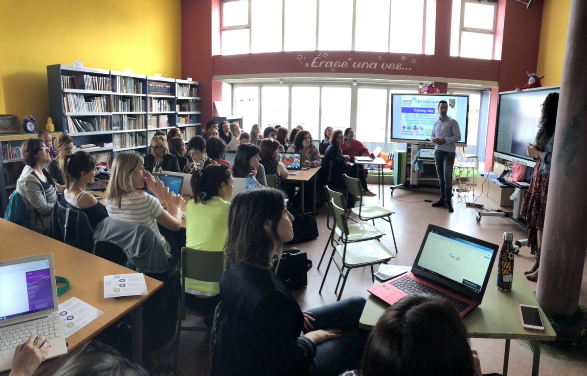 jlcastano's tweet photo. Comenzamos el #SMARTTrainingDay en @CEIPTierradepin @SMART_Tech https://t.co/w3C4nroyiR