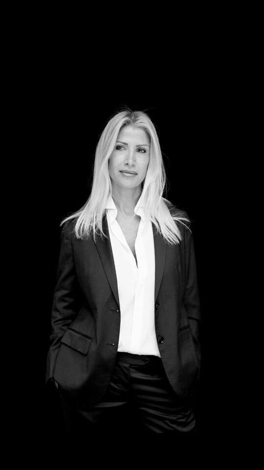 Radio_crc2024's tweet photo. A #Barba&Capelli una bella intervista con l’architetto Francesca Frendo #napoletana, ci parla della riuscita dell’evento #architectsparty : "Fare architettura significa fare #socialità, questo lo scopo e il risultato dell'evento" https://t.co/sLnjVbZlWK