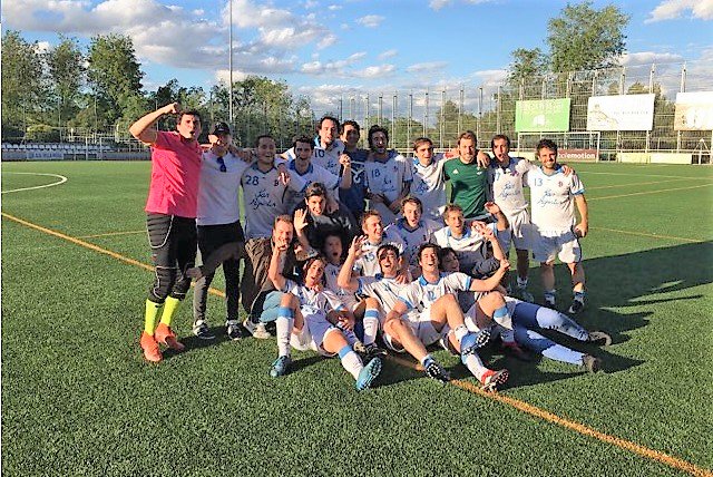 FutMadrid's tweet photo. CLUB SAN AGUSTÍN

Histórico ascenso y Campeonato del Club San Agustín a dos jornadas para el final de liga

El equipo dirigido por Mikel Mendiguchia lograba el Campeonato de liga tras la victoria ante el Villa Rosa del domingo pasado

https://t.co/ERCURrGG7Y https://t.co/GFHpRa435w