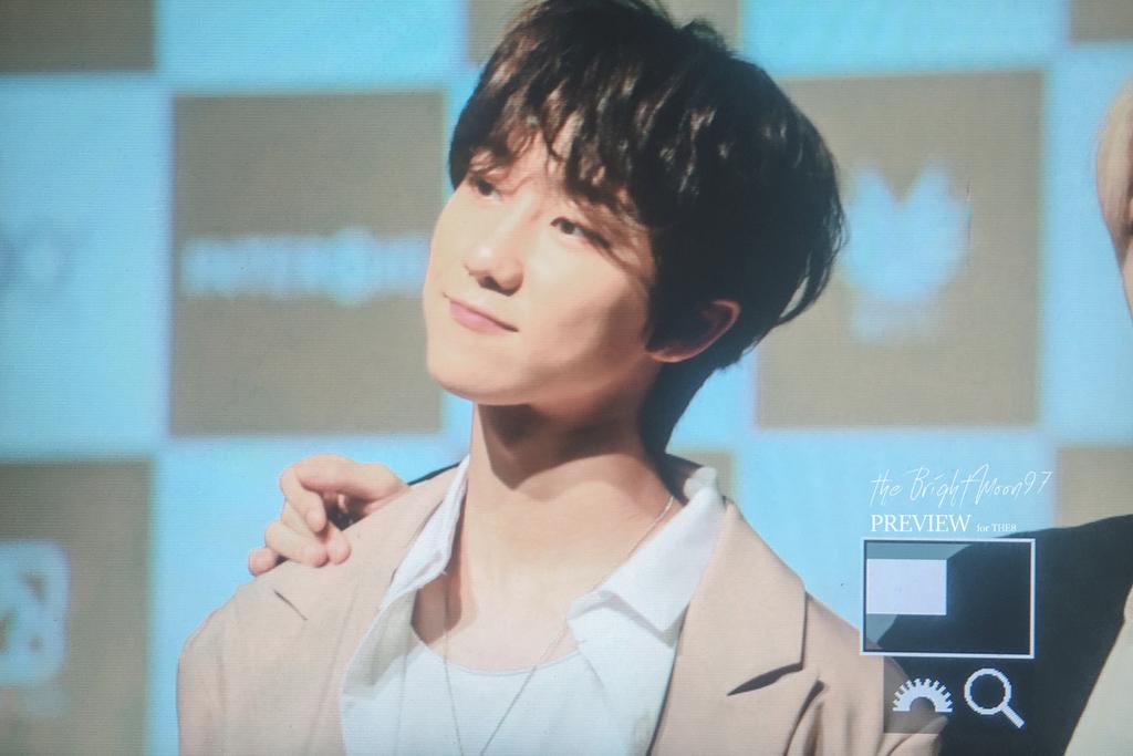 theBrightMoon97's tweet photo. 190525 에이오플러스 팬사인회

#세븐틴 #SEVENTEEN #The8 #디에잇 #徐明浩 #서명호 
@pledis_17 https://t.co/PcZYwqDIQc