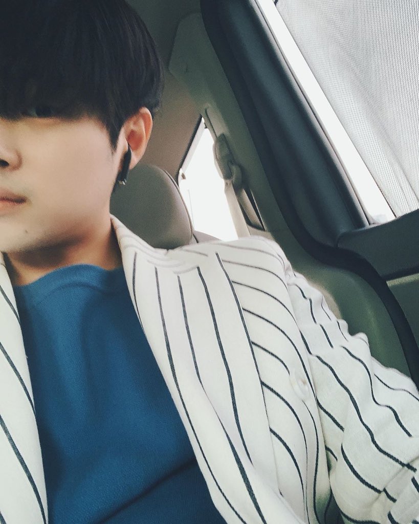 190525 조병규 인스타그램 

❤️ 우리 공주 도대체 안 받는 색이 뭐냐구... 파란색까지 이렇게 찰떡으로 소화하기 있나요 ㅠㅠ 이렇게 예쁘게 하고 동희랑 데이트라니... 동희 부럽다.... 😢😊❤️

📎 instagram.com/p/Bx4PeVtl83M/…