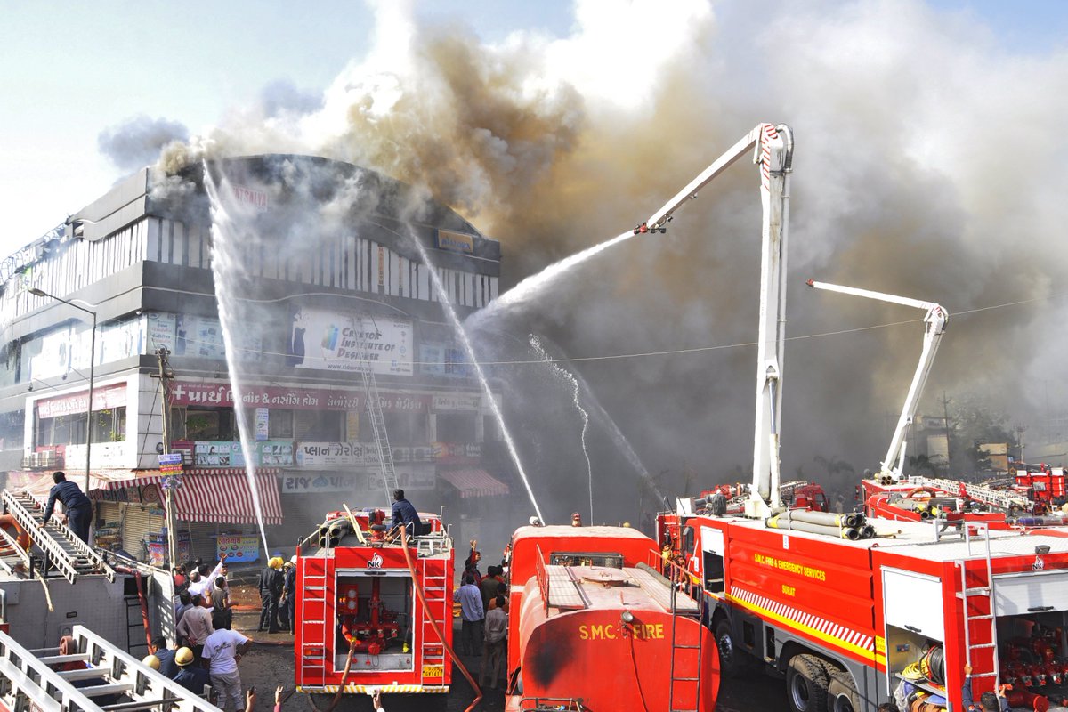 ndtv's tweet image. #SuratFire: Fire engines took 45 minutes to travel 2 km, say onlookers ndtv.com/india-news/sur…
