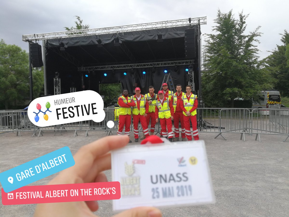UnassSommoise's tweet photo. Bonne humeur sous la pluie, nous sommes prêts pour #FestivalAlbertOnTheRock, jusqu'à minuit !

#UNASS
#DPS
#PremiersSecoursEnEquipe
#VisMaVieDeSecouriste
#HautsdeFrance https://t.co/eKdt084XIp
