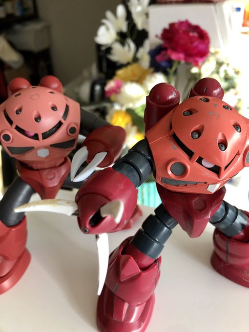 お洒落に造花飾ったりしてンのに旦那さんがズゴック置くから台無しだよッ!??? 