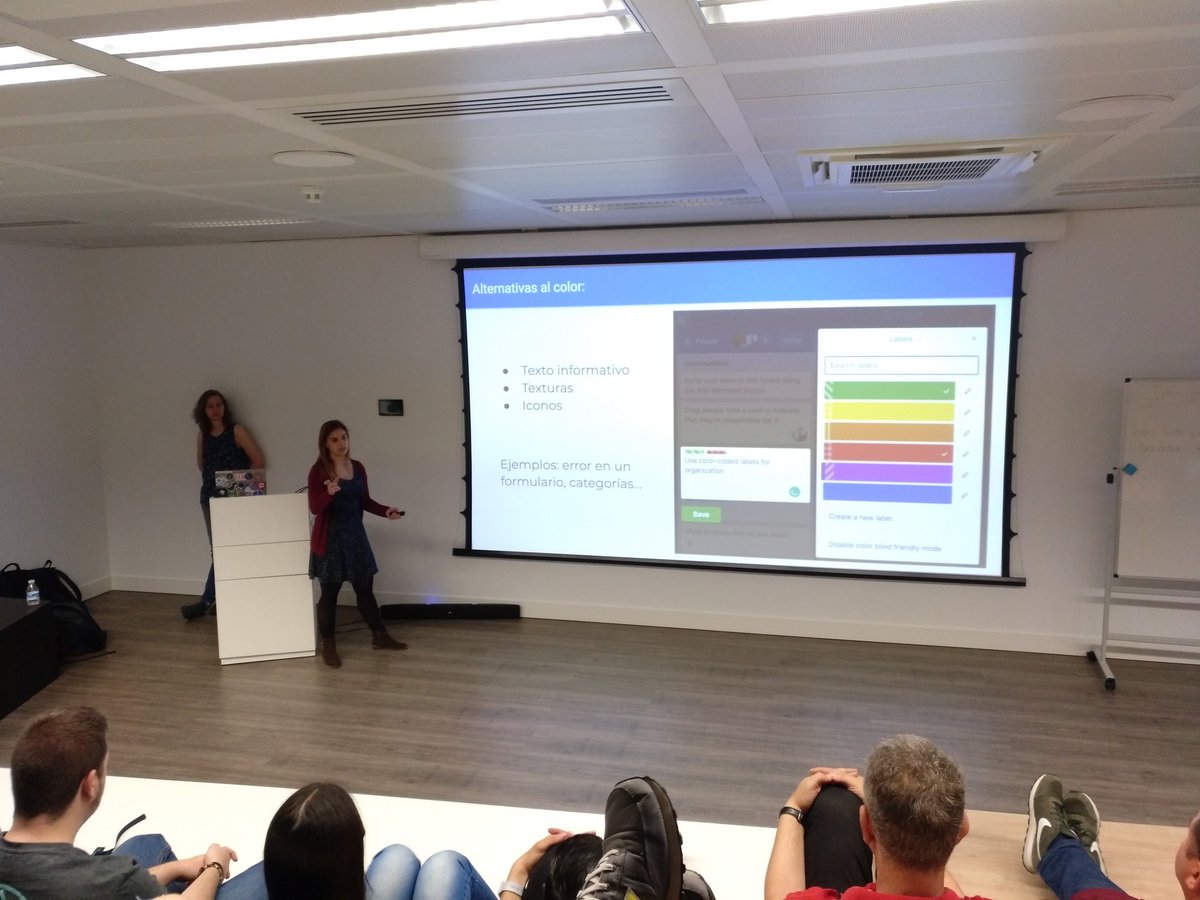 anabrlzgl's tweet photo. Estamos en la primera charla de "HTML semántico y accesibilidad" con @CristinaGrim y @TeresaEmece
Una charla con un contenido imprescindible que cualquier perfil front debería conocer.
#html #semantica #accesibilidad #web #diversidad #SomosCodenares #frontend #maquetacion https://t.co/CdTmhAe8gm