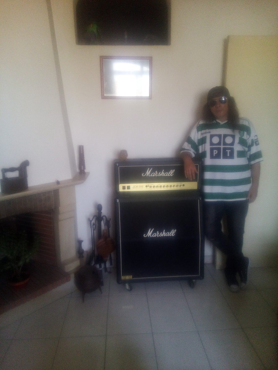 Rmlc63's tweet photo. 😎🌞💚
🇵🇹 Bom dia para tod@s! 🇬🇧 Good morning to all of you! 
https://t.co/XDUGwXFABo
#rmlc63 #portugueseguitarplayers #PortugueseGuitarists
#DiaDeSporting #RumoAoJamor #TaçaDePortugal! 🦁 #SportingCP #SCPFCP #AtéAoFim #FestadaTaça #SaturdayMotivation
#liveformusic #MarshallAmp https://t.co/FqGI7JrK3x