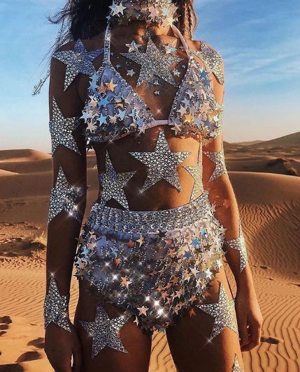 GlamItSA's tweet photo. REPOST from @cosmopolitansa - FESTIVAL INSPO
💎💎💎💎💎💎💎💎💎
Weekend outfit on lock 🔒 Double tap if you’d rock this ‘fit ✨🚨 (Yes, be the EXTRA AF babe you’re meant to be) #COSMOStyle #regram #outfitinspo #sparkle #ootd @cosmopolitan
💎💎💎💎💎💎 https://t.co/iwueuOF3fM