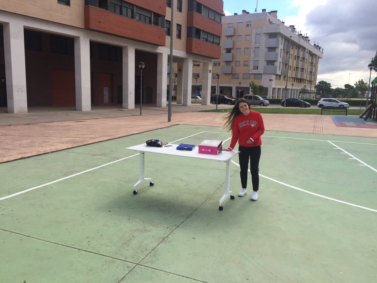 aavvloslirios's tweet photo. Estamos ya en la plaza jugando con los elementos, a las 11:30 arrancamos #yipt https://t.co/jbt50b7EAk