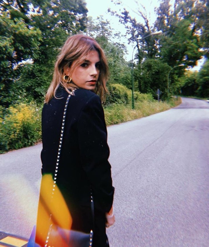 Buon compleanno a te happy birthday to you cara Emma marrone                         Antonella di padova 