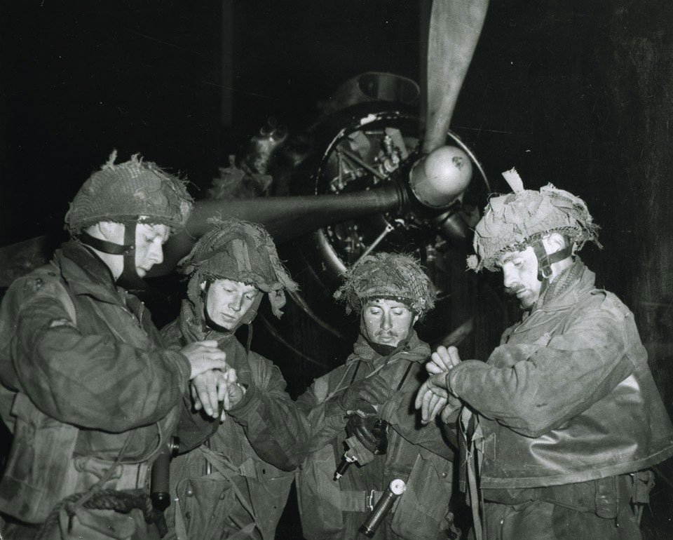 BritishArmy's tweet photo. Synchronise watches! From 5th - 7th June, we will be commemorating #DDay75 by tweeting the invasion as it happened on 6th June 1944. We hope you will follow us and tell the stories of your families and their part in Operation Overlord. #Remembrance https://t.co/SGEyhYJ87J