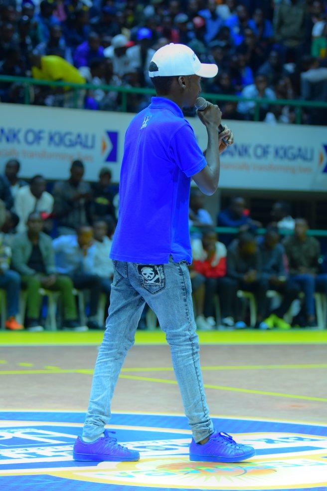 ShemNateteBrian's tweet photo. #MCBrian The Multi-Events Host/MC
Ⓜ©🅱🎤 During #BKBasketball National League with @BankofKigali. @ferwabaRW #RWoT #Kigali #Rwanda #Basketball #NBA https://t.co/a7HNwhp8Ou
