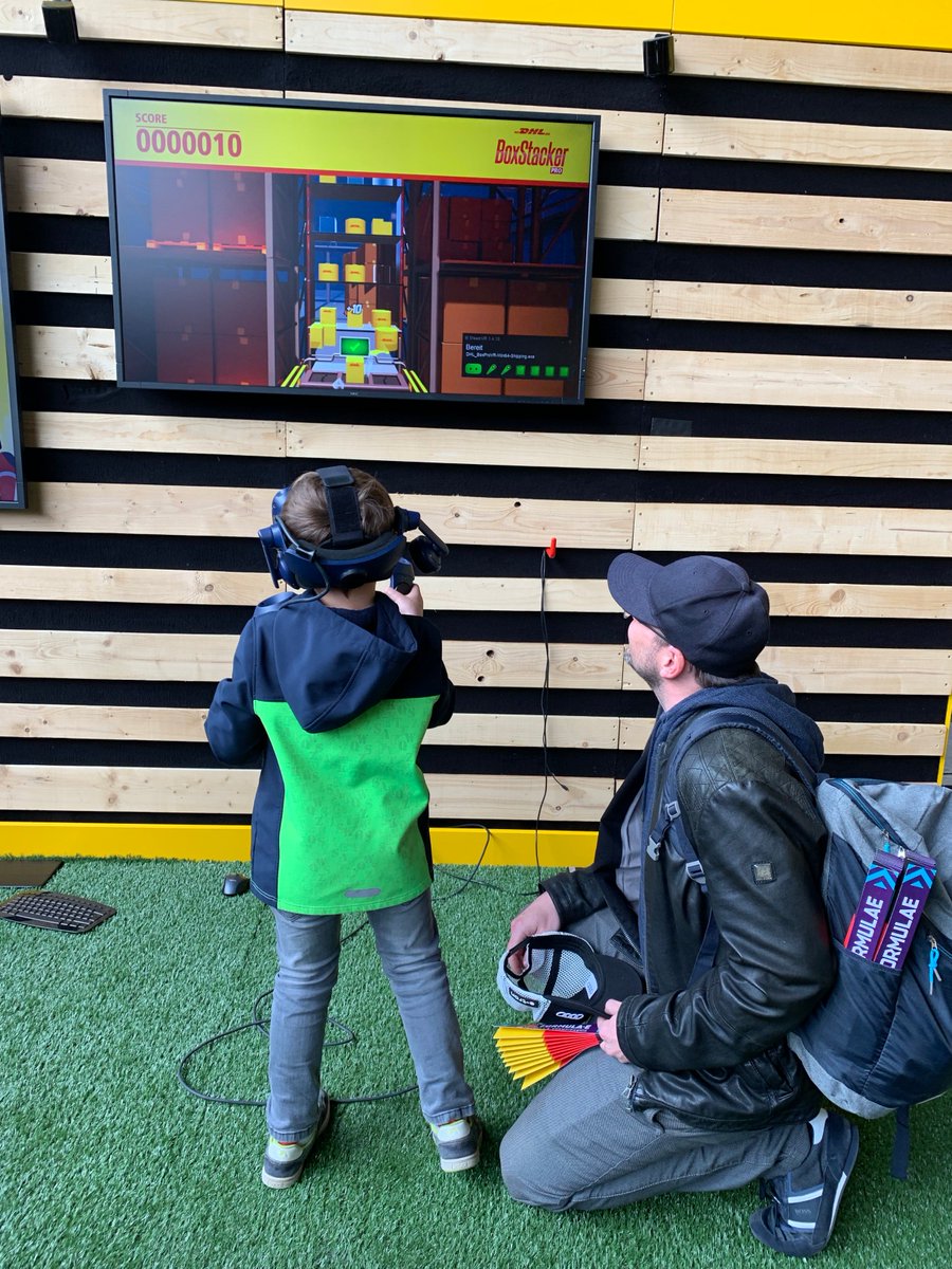 DHL_Motorsports's tweet image. Fans visiting @FIAFormulaE in Berlin today have the chance to play #BoxStacker PRO for a chance to win great prizes! Our virtual reality game gives you an entertaining experience of what it means to handle logistics processes at speed. #DHLMotorsports #BerlinEPrix @DHLexpress