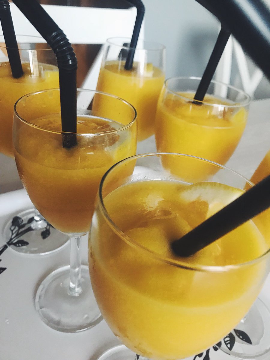 HannaNnilsson's tweet photo. Drinkkväll är världens bästa grej. https://t.co/pwr3wRVABB