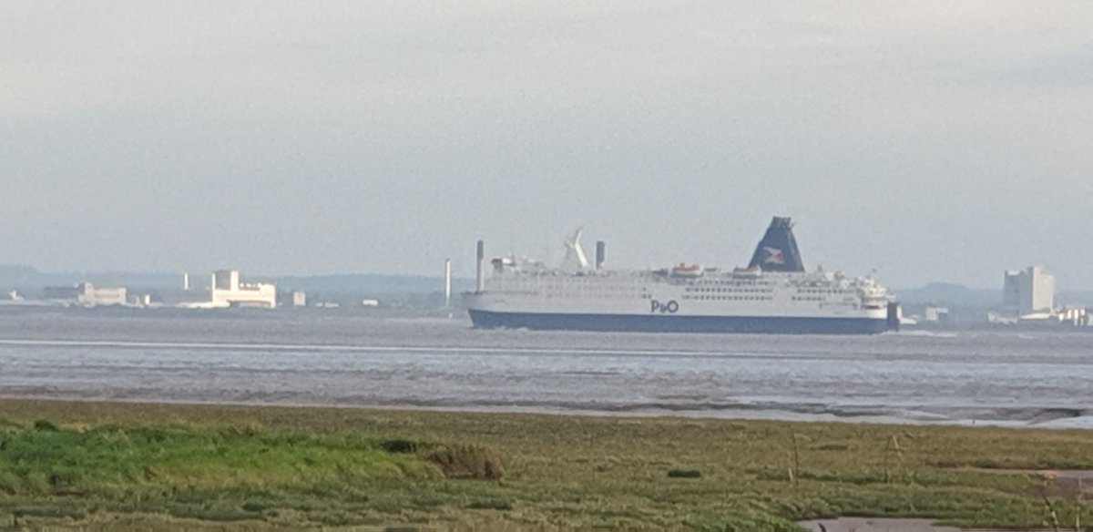 sunkfarmer's tweet image. #thread3 as #PoY is passing #StoneCreek oh and a nice photo of @settergirl14 on the bank top..Then a mad dash to the farm to get the last catch up photo before she heads out onto the North Sea