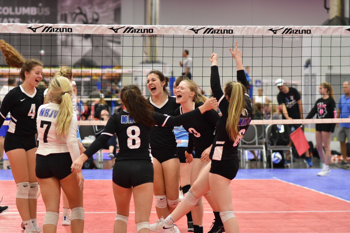 16 White celebrating a 3-0 finish the first day at Summerfest!  @NKJVnet @jrvbassociation