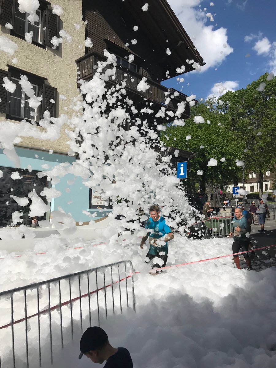JosefHess2's tweet photo. Erfolgreiche Tests neuartiger Schneekanonen am #Strongmanrun in #Engelberg https://t.co/qgFEfsdUJx
