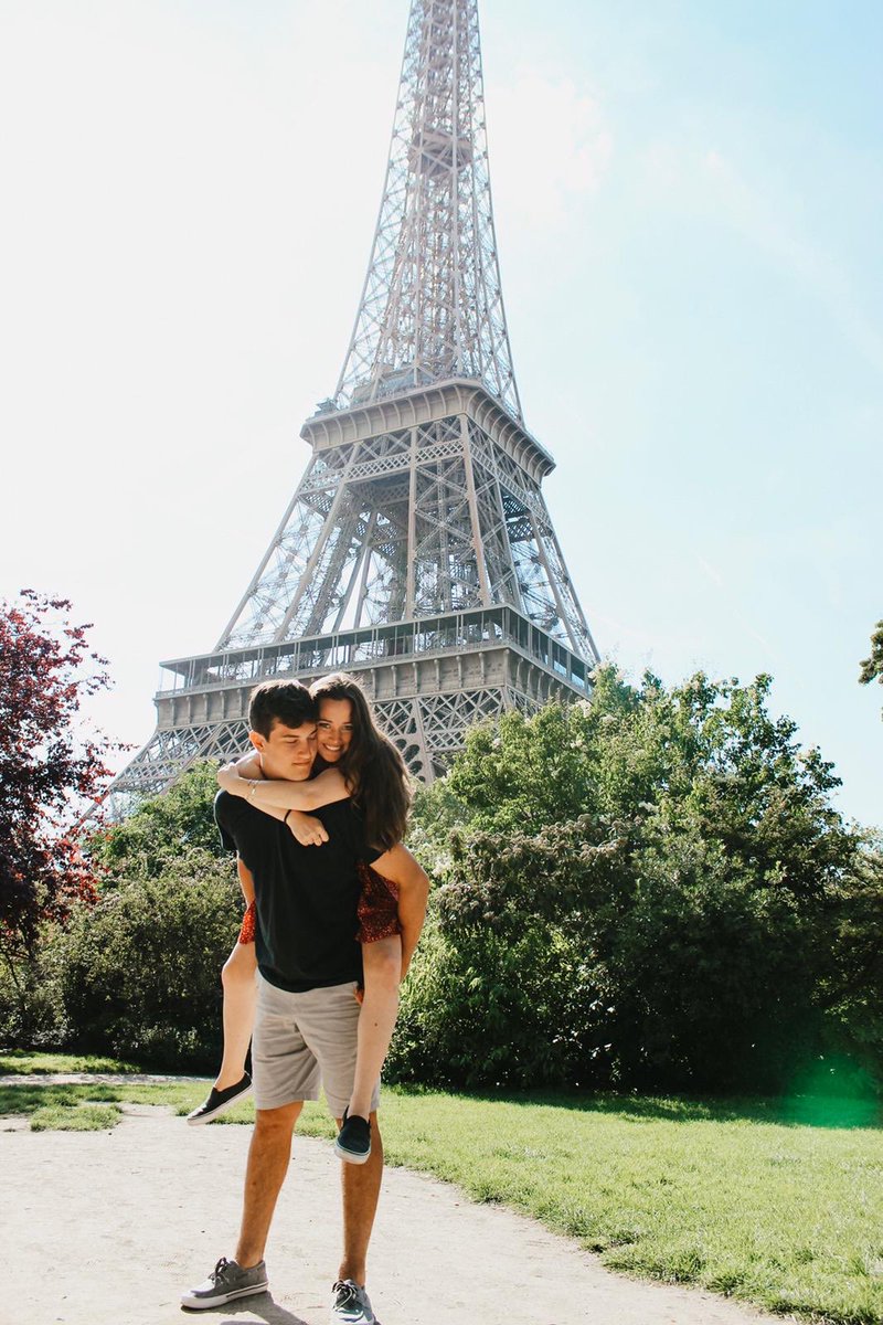 CorynnBarton's tweet photo. my brother and his girlfriend are in Paris right now and Im just waiting to get a txt saying they’re engaged https://t.co/ucu7DGr4g9